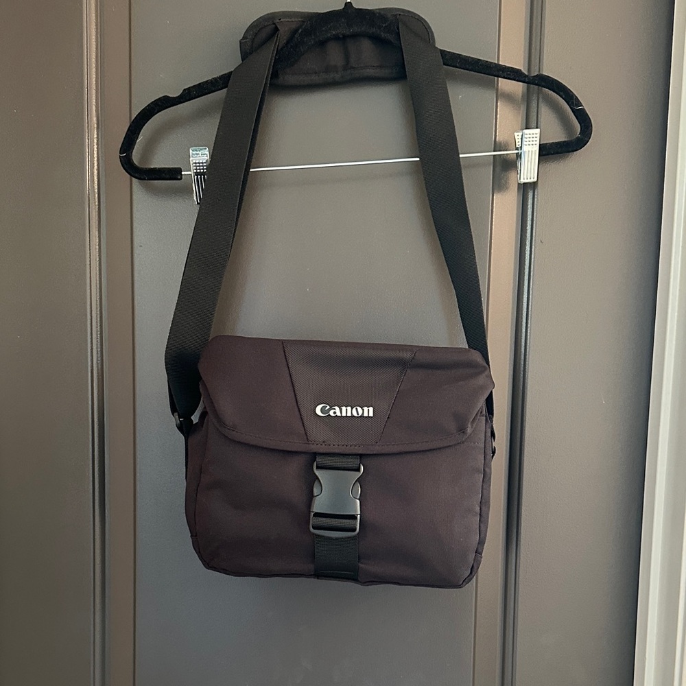 Canon Compact Camera Bag - Picture 2 of 4